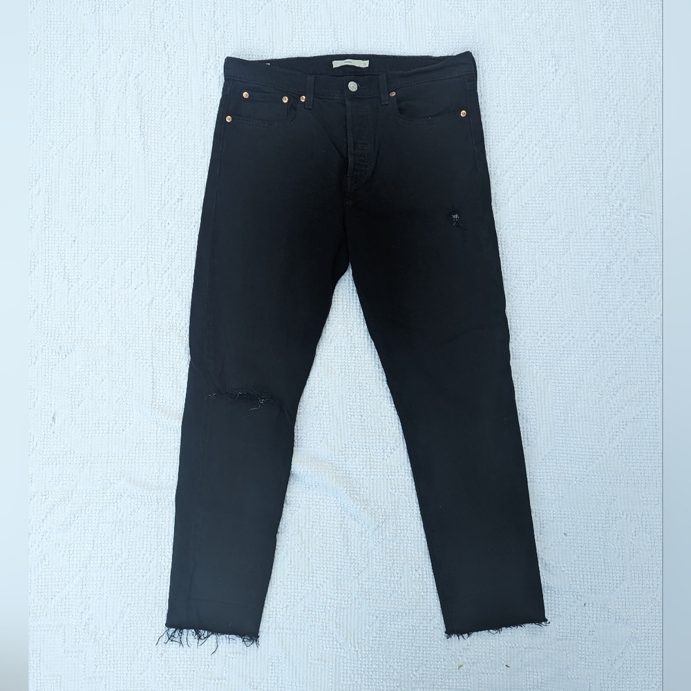 Levi's║Black Wedgie Ripped Jeans║Size 31